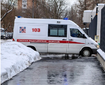 «Каждый второй пациент с пневмонией». Сотрудники ИКБ № 1 рассказали, почему у больницы выстроилась очередь из скорых «Каждый второй пациент с пневмонией». Сотрудники ИКБ № 1 рассказали, почему у больницы выстроилась очередь из скорых