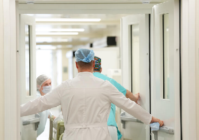 В РФ предложили создать единый реестр для верификации медиков 